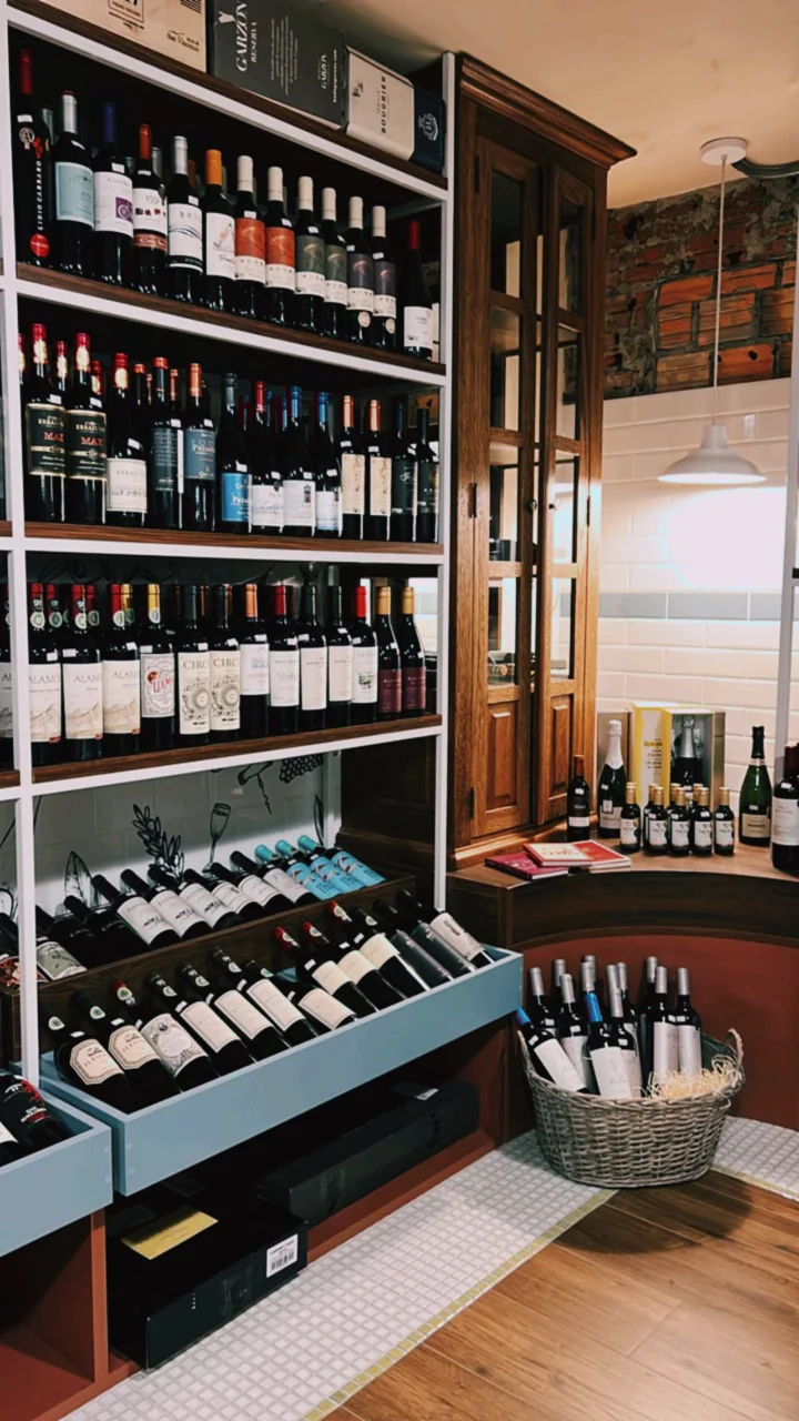 Ambiente e seleção de produtos da Casa Apollonia — fotografia 10